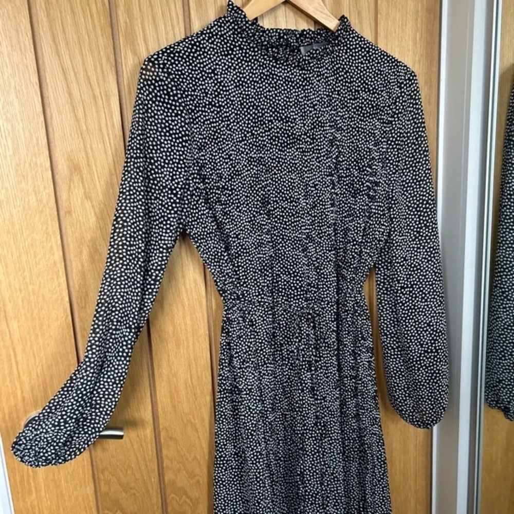 Primark Black and White Long Sleeve Dress